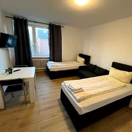 3-Zimmer Monteurwohnung Mit Balkon Neumünster Екстериор снимка