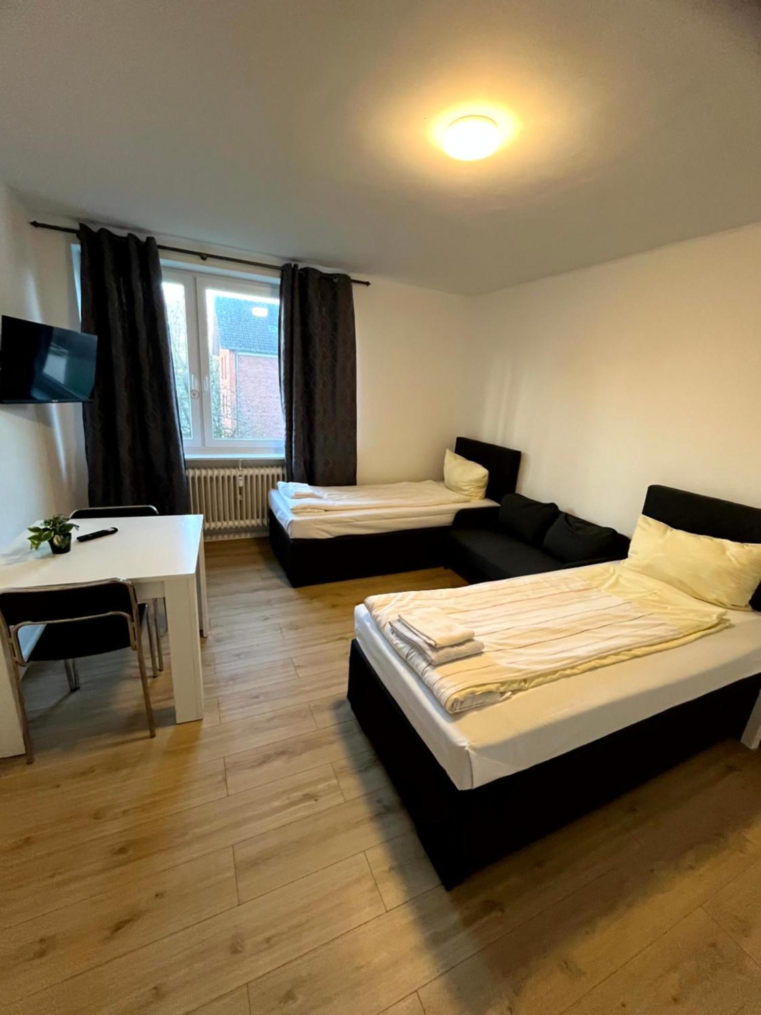 3-Zimmer Monteurwohnung Mit Balkon Neumünster Екстериор снимка