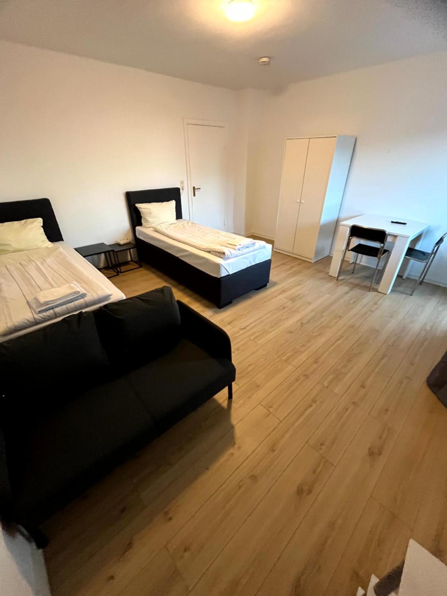 3-Zimmer Monteurwohnung Mit Balkon Neumünster Екстериор снимка