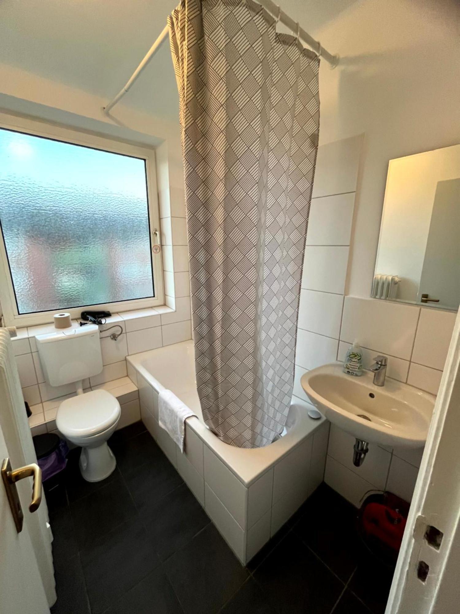 3-Zimmer Monteurwohnung Mit Balkon Neumünster Екстериор снимка